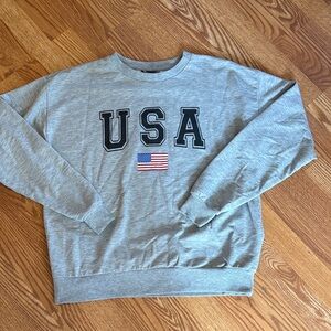 Gray USA Graphic Crewneck Sweatshirt - Classic Casual Unisex